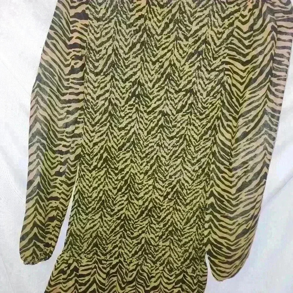 Forever 21 Long Sleeves Tiger Print Dress Size M - Picture 3 of 5